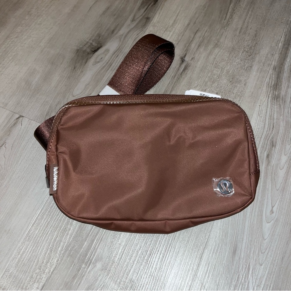 Lululemon everywhere belt bag NWT 1L - Picture 8 of 12